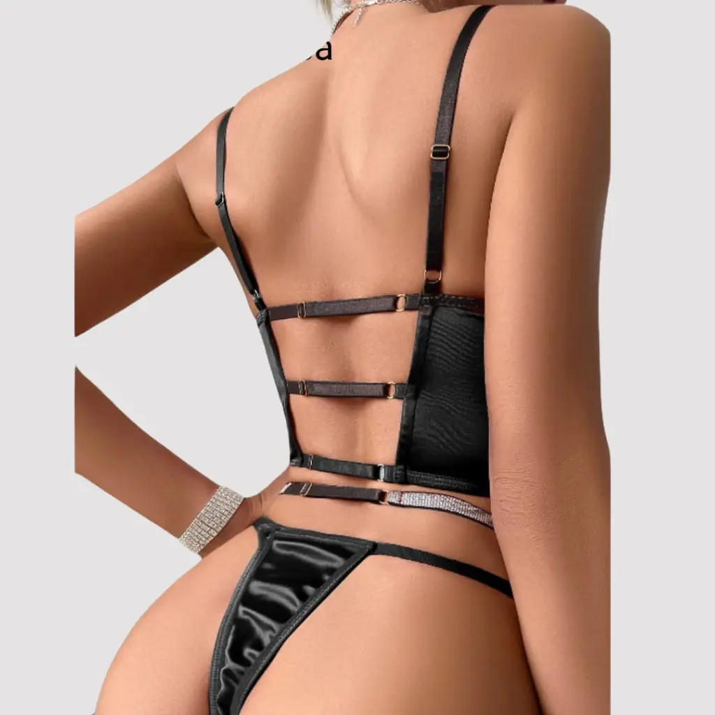 Lingerie trois pièces -Étreinte de Soie (5).webp