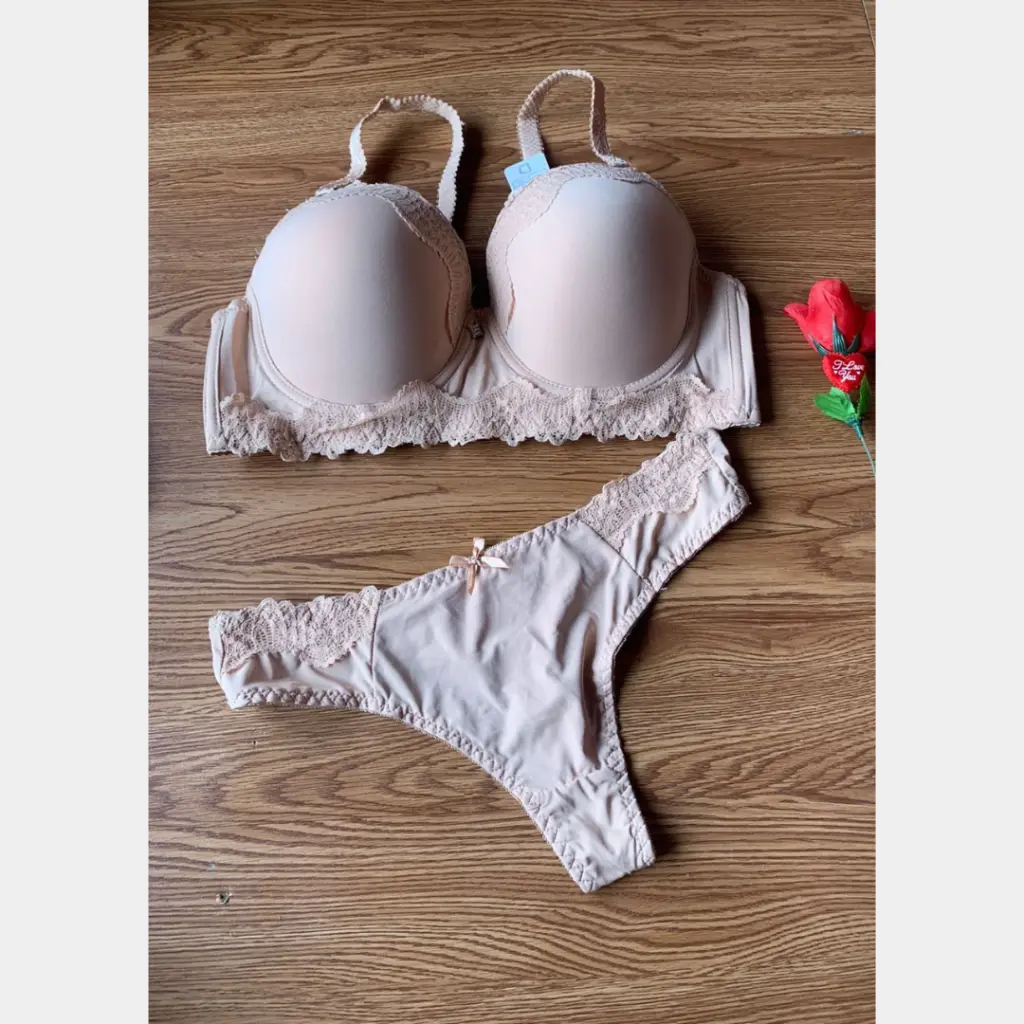 Ensemble soutien-gorge -Douce Nyanga lingerie nyanga (4).webp